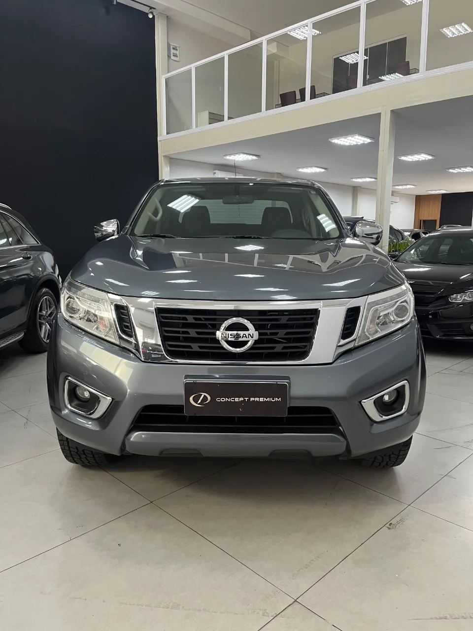 Nissan Frontier 2021 cinza à venda na Concept Premium em Goiânia